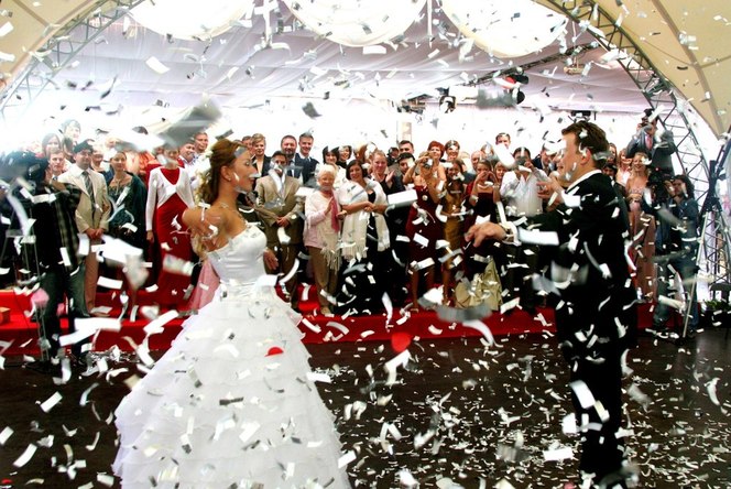 бумажное шоу на свадьбу фото